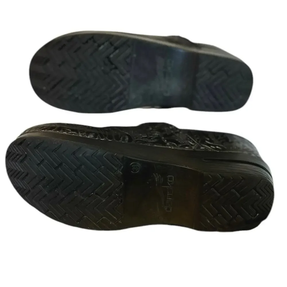 Dansko Professional Tooled Leather Clogs Womens size 39 US 8.5-9